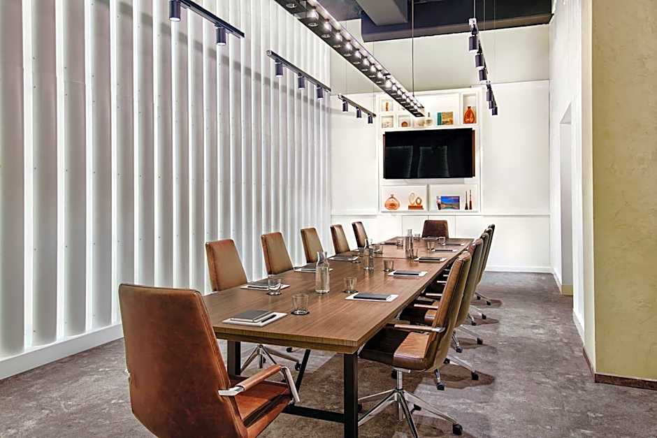 Moxy Downtown Los Angeles