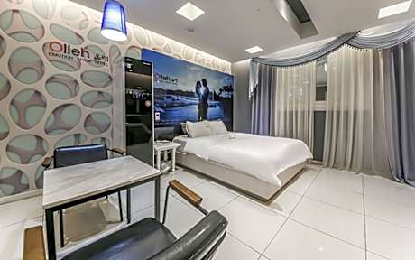 DriveIn - Privacy Room