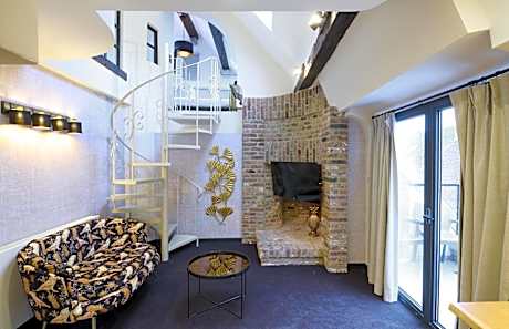 Deluxe Suite with Spa Bath