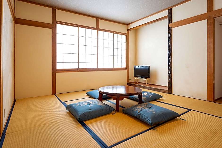 Hutte Jil Shirakabako