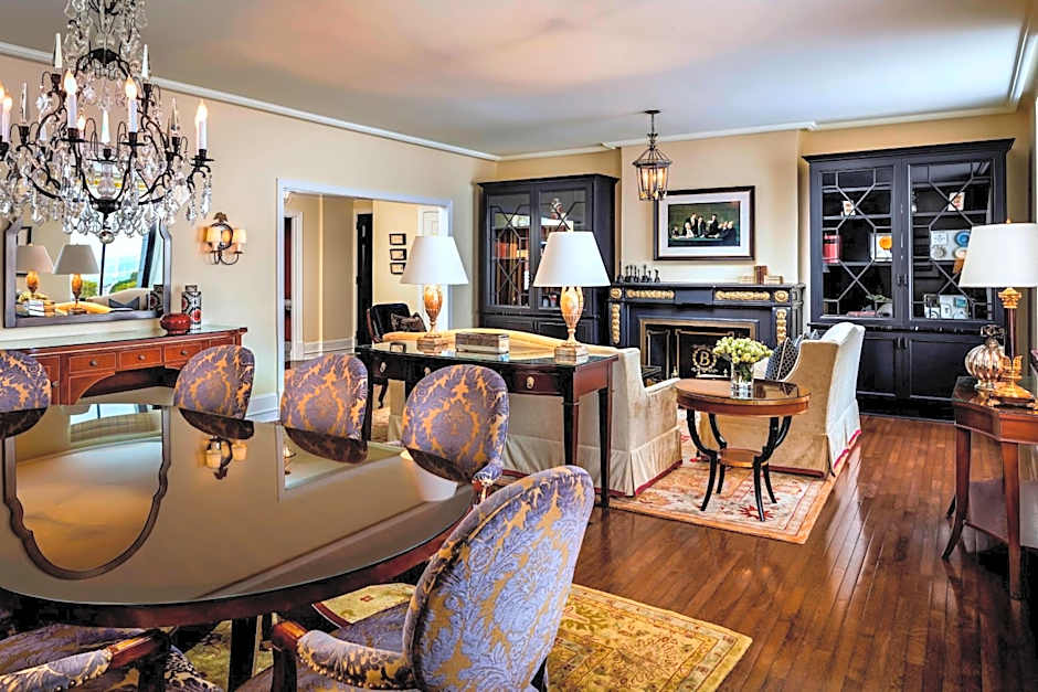 The Blackstone, Autograph Collection