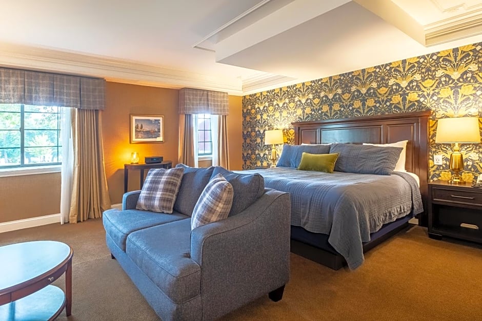 Red Coach Inn