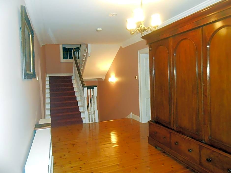 Dundrum House