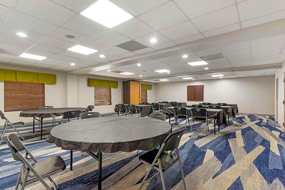Comfort Suites Atlanta Airport