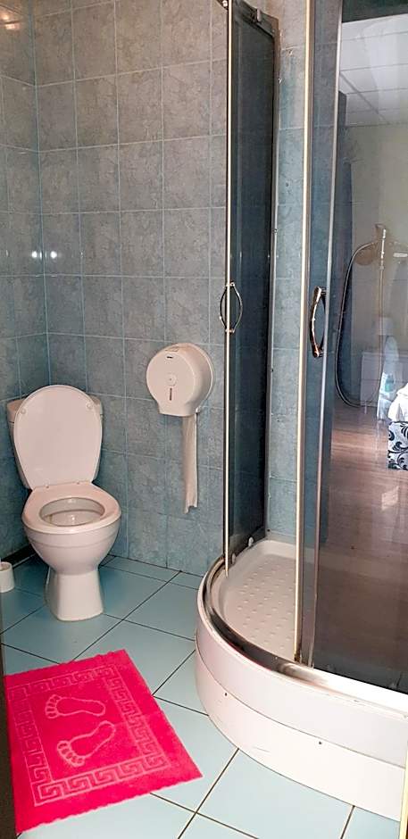 ETNA - Hostel -Noclegi Rzeszów 24 Pokoje -PARKING-