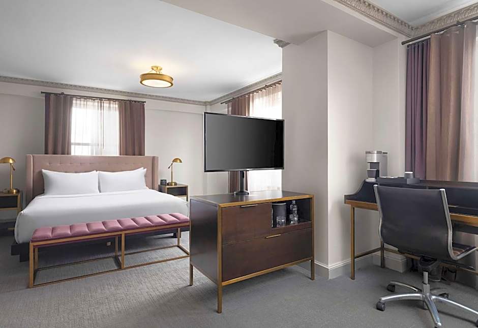 Hotel Phillips Kansas City Curio Collection by Hilton