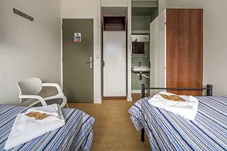 Standard Twin Room with Shared Bathroom