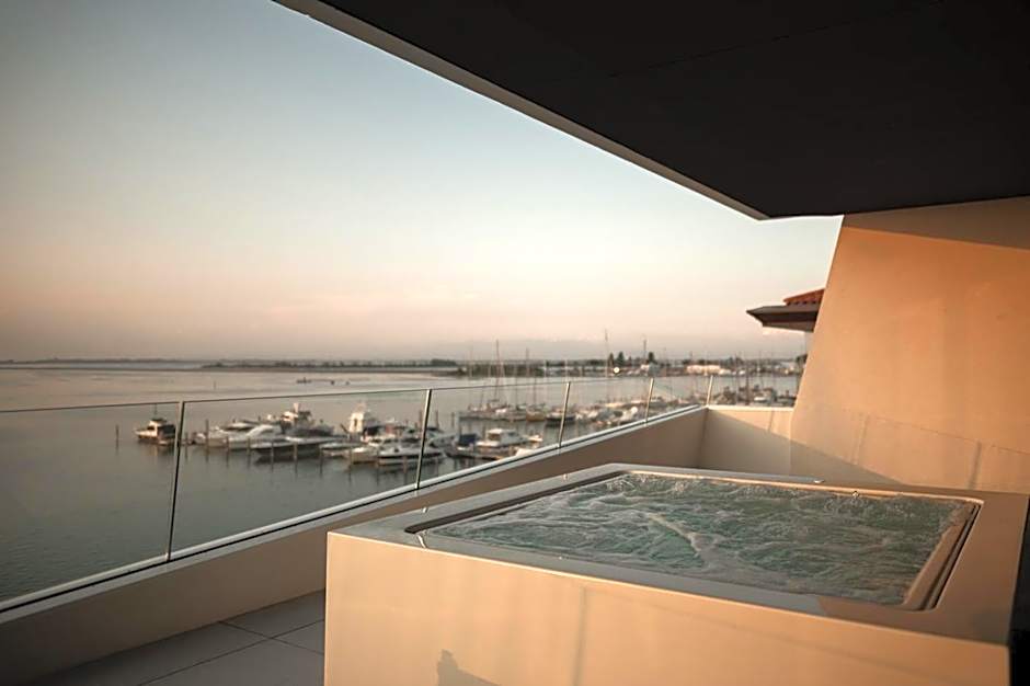 Laguna Faro Suites - Adults Only