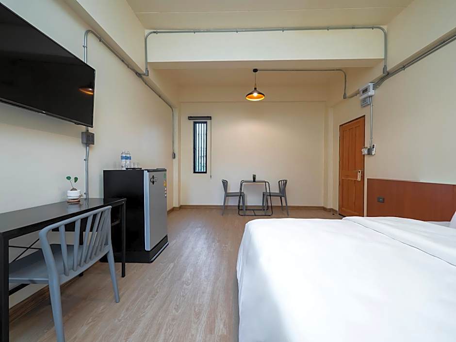 Moonlight Cafe and Hotel