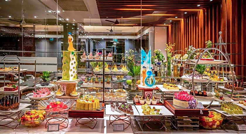 Royal Palms Beach Hotel