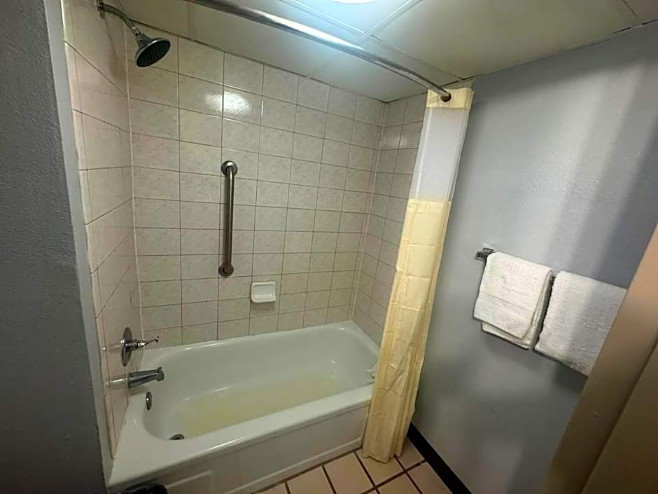 Express Inn & Suites