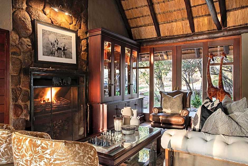 Ndlovu Safari Lodge