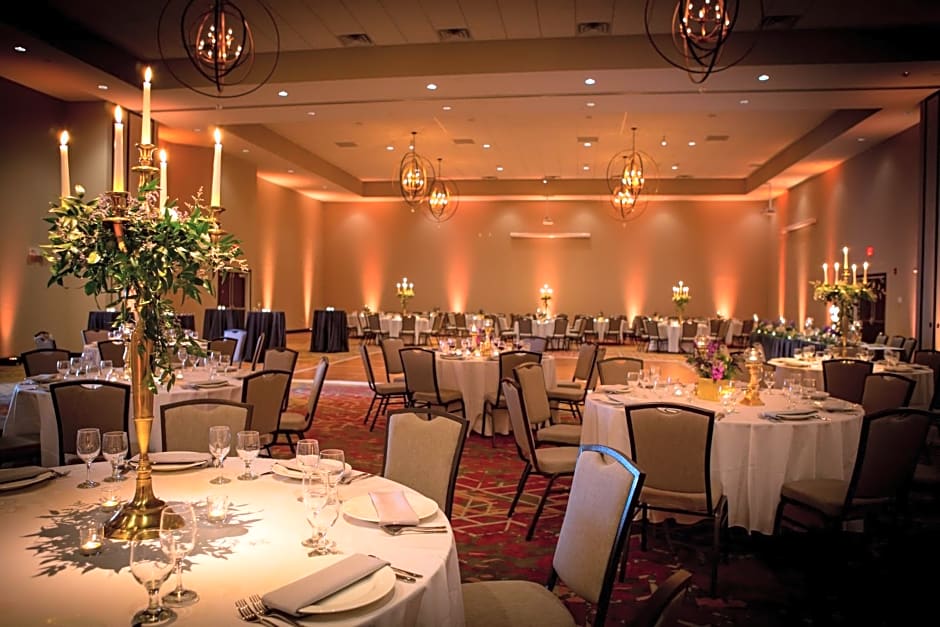 Holiday Inn Mishawaka, an IHG Hotel