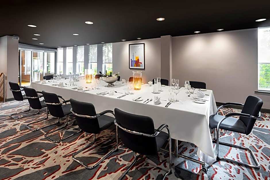 Holiday Inn Reading South M4 Jct 11 By IHG