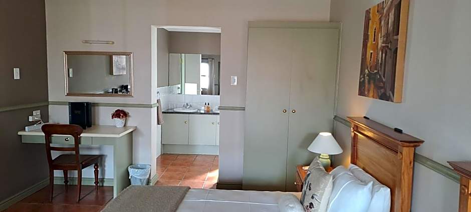 HouseMartin Lodge & Self Catering