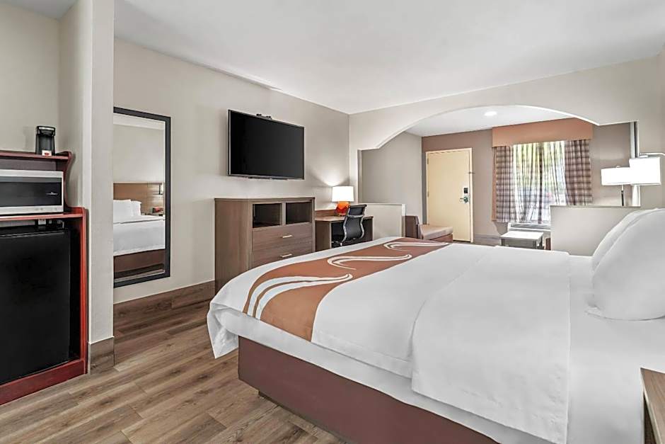 Quality Inn & Suites near Robins Air Force Base