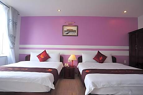 Deluxe Twin City View