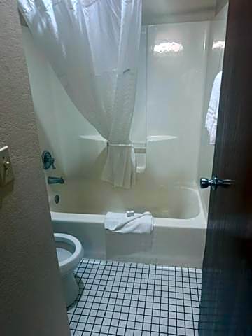 Baymont by Wyndham Battle Creek/I-94