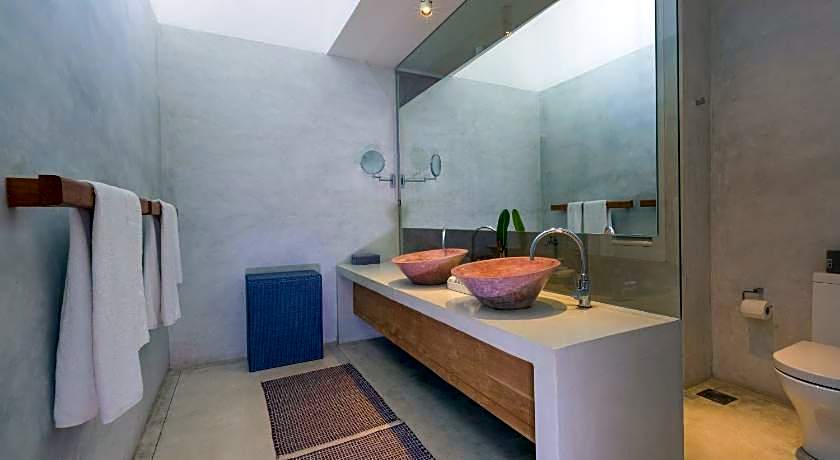 Sri Sharavi Beach Villas and Spa