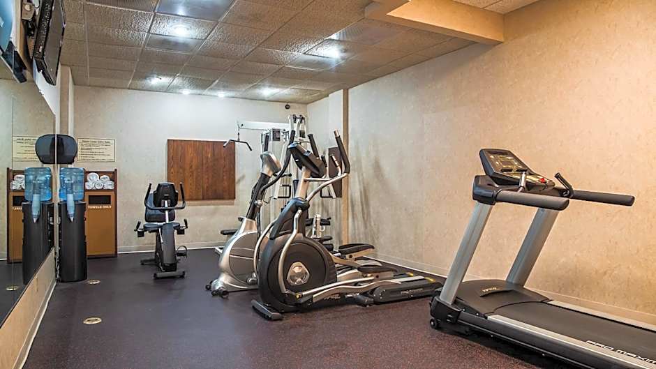 Rock Island Inn & Suites Marshalltown