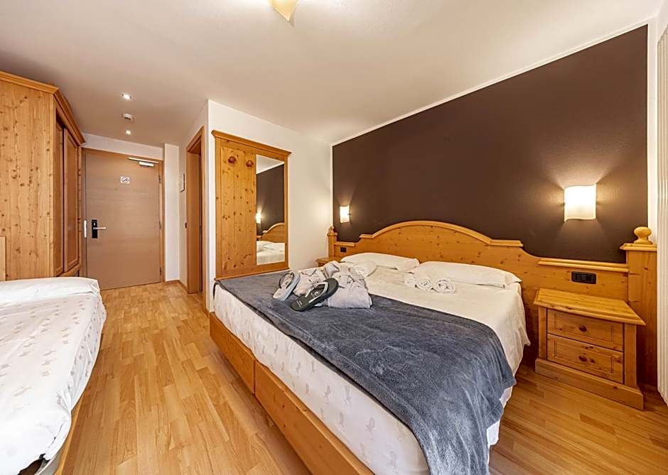 Photo 1 of 2 of Triple Room