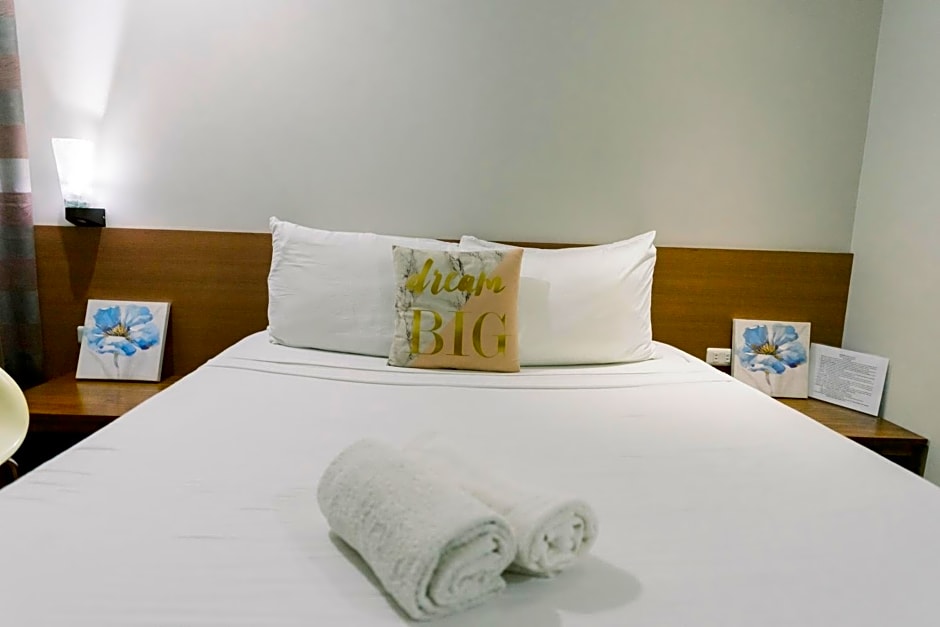 Madonna Hometel and Suites