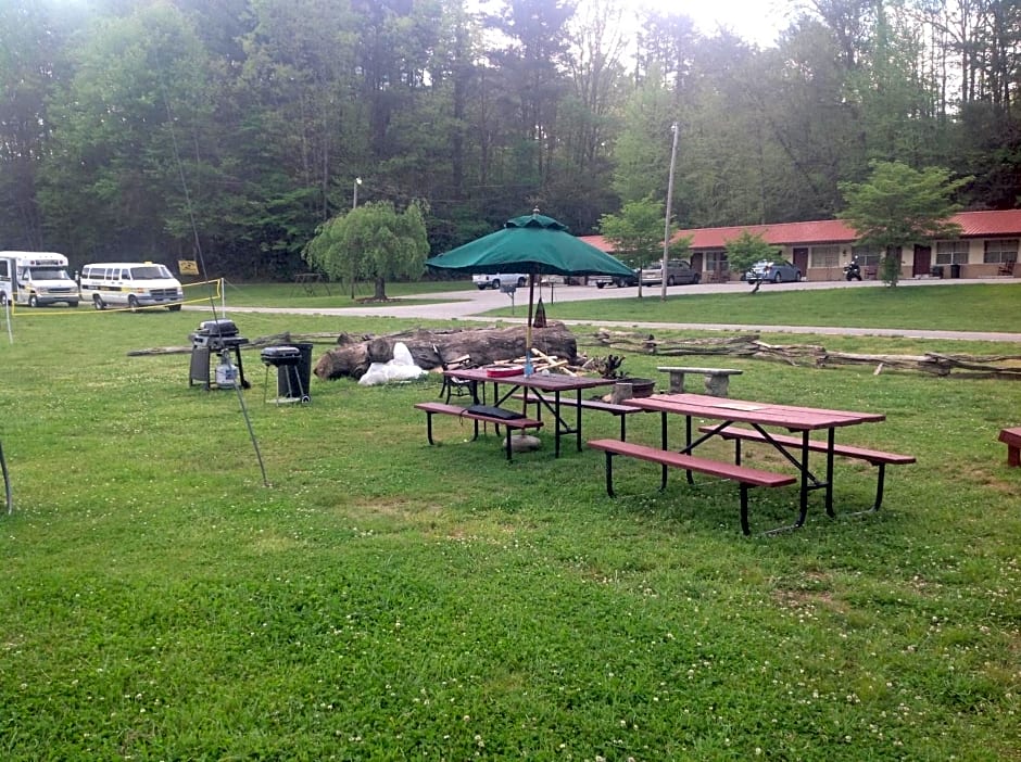 Qualla Cabins and Motel Cherokee near Casino