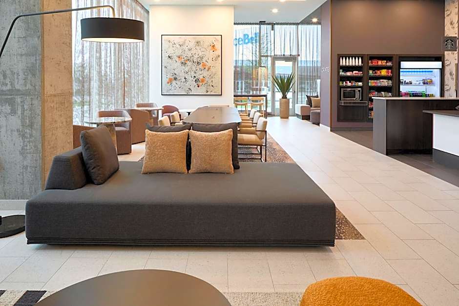 Courtyard by Marriott Montreal Laval