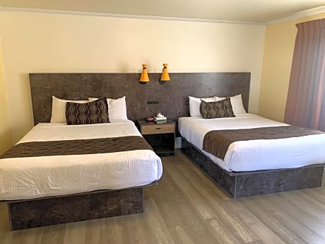 Deluxe Queen Room with Two Queen Beds