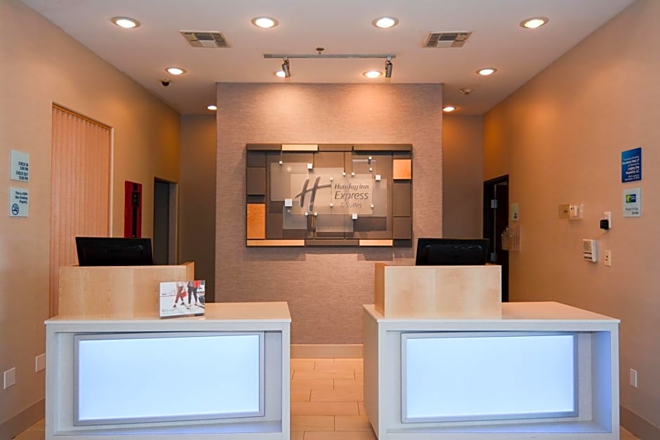 Holiday Inn Express Hotel & Suites New Boston, an IHG Hotel