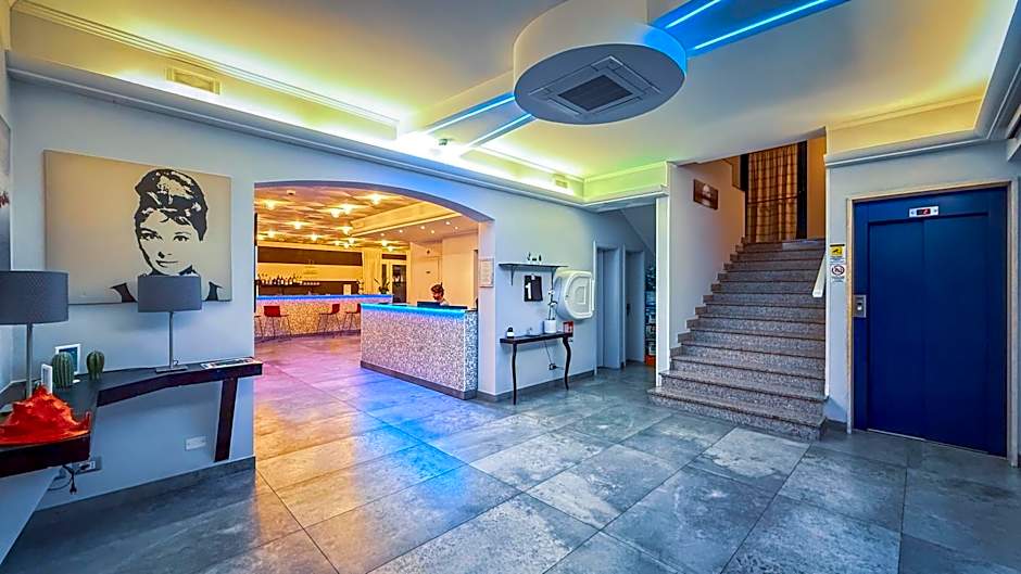 Hotel Etna - Hotel per Coppie e Famiglie con Parcheggio e Spiaggia