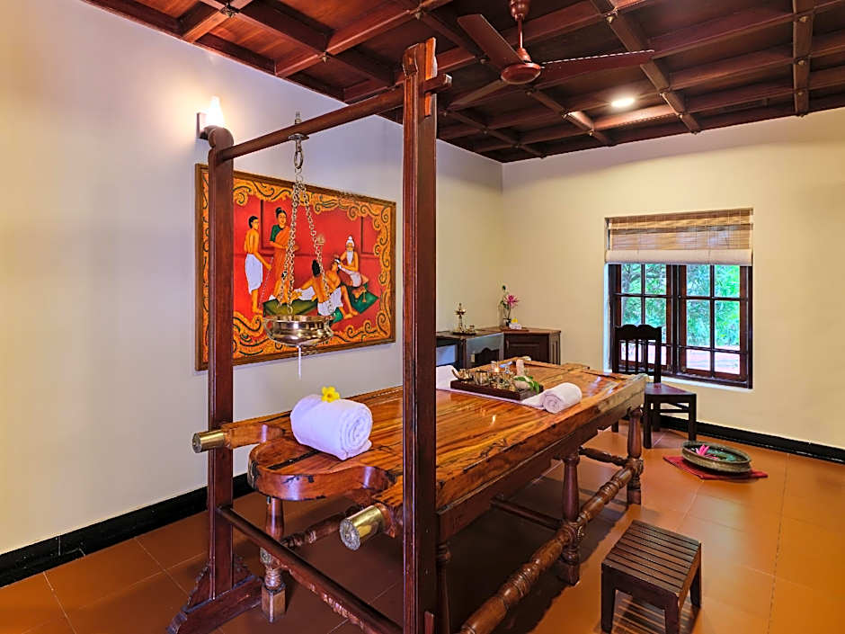 Sterling Lake Palace Alleppey