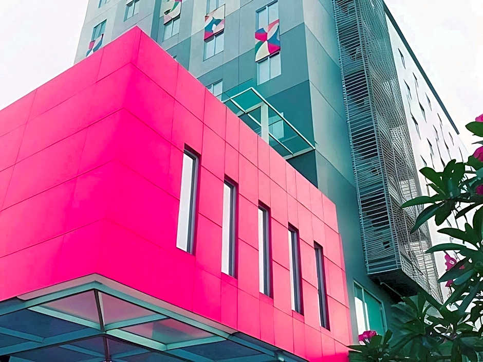 Zuri Express Lippo Cikarang Hotel