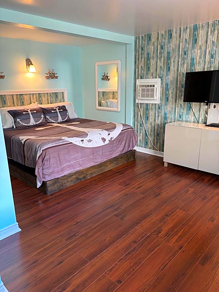 Shoreline Suites