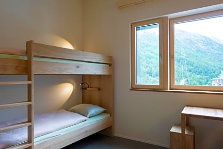 Bed in 4-Bed Mixed Dormitory Room with Shower - incl. Spa Access
