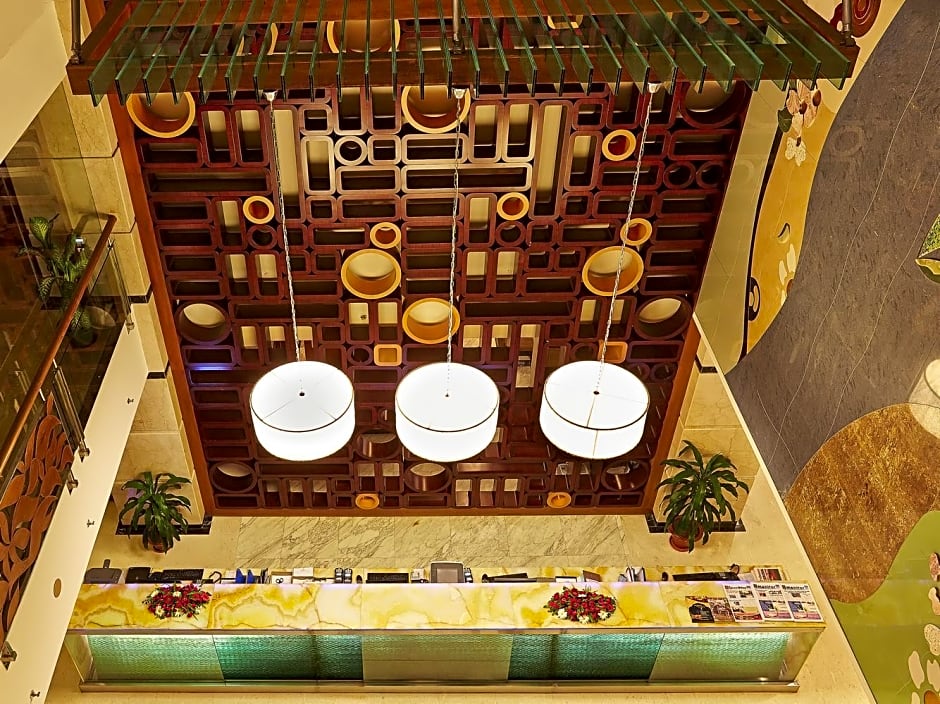 Six Seasons Hotel