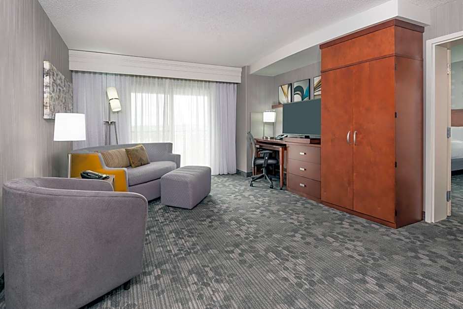 Courtyard by Marriott Buffalo Airport
