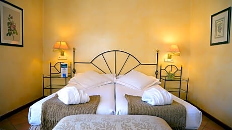 DOUBLE OR TWIN STANDARD