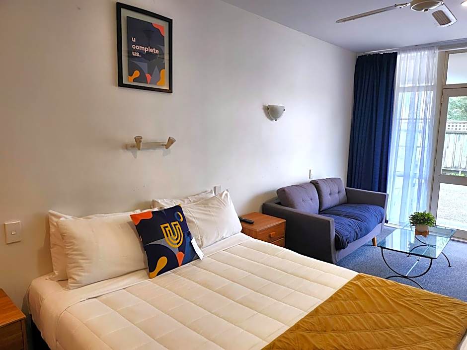 U Studios Paraparaumu Beach (formerly Copperfield Seaside Motel)