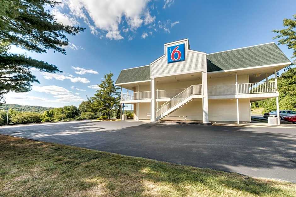 Motel 6 Niantic, CT - New London