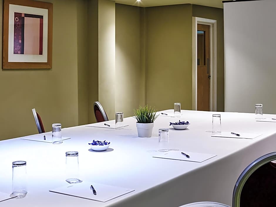 Mercure Newbury West Grange Hotel