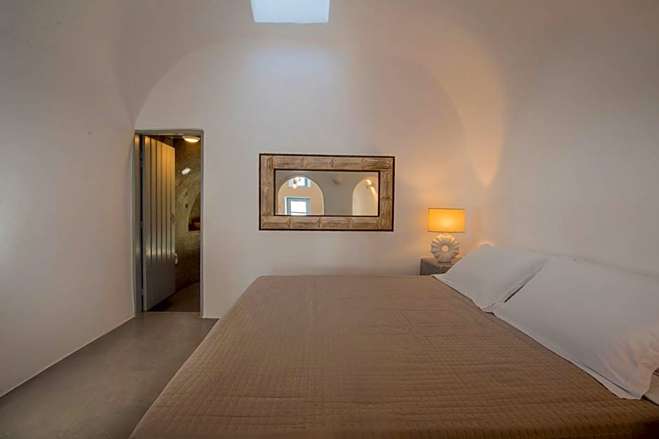 AQUA SERENITY LUXURY SUITES SANTORINI
