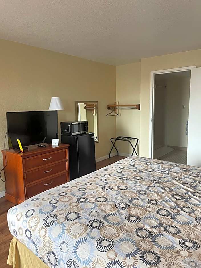 Hole Inn the Wall Hotel - Sunset Plaza - Fort Walton Beach