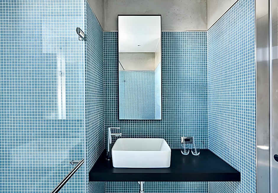 Bouti Waterfront Hotel