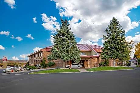 Best Western Plus Landmark Inn