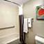 La Quinta Inn & Suites by Wyndham Atlanta Airport North