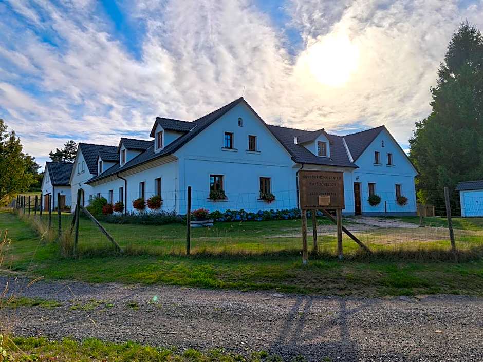 Matějovec 109 & Ubytování Na statku