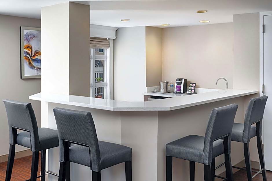 Hilton New Orleans Riverside