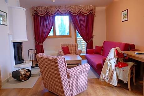 One-Bedroom Apartment with Twin Bed and Balcony