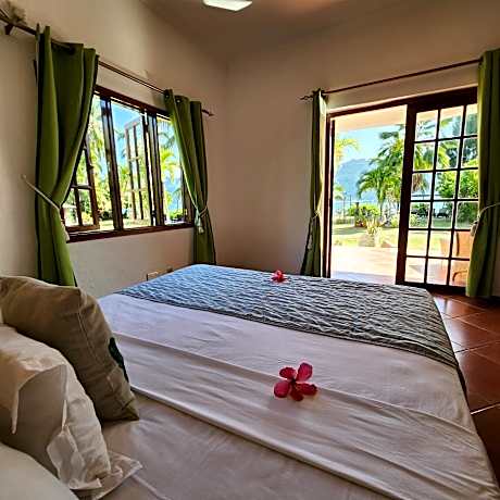 Triple Room with Sea View